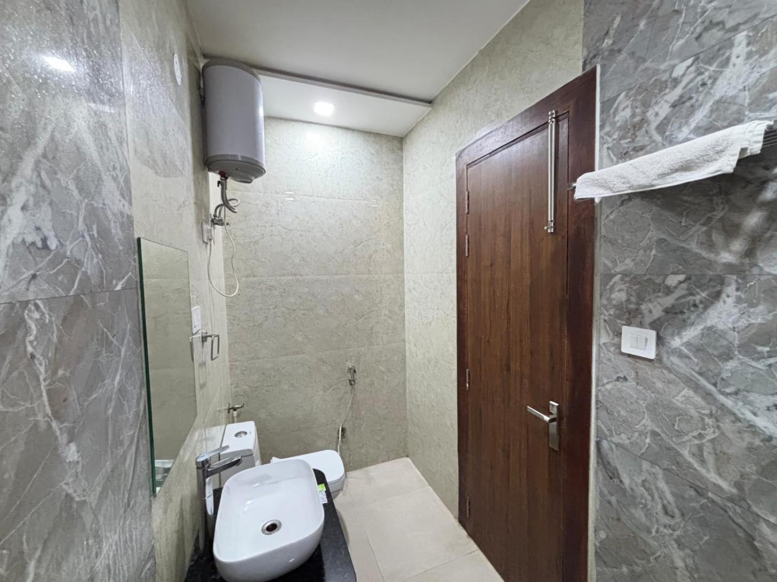Hotel Ganga Palace - Agra 아그라 외부 사진