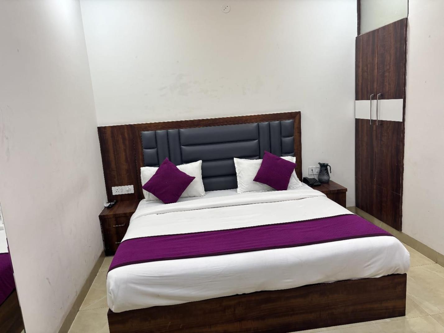 Hotel Ganga Palace - Agra 아그라 외부 사진