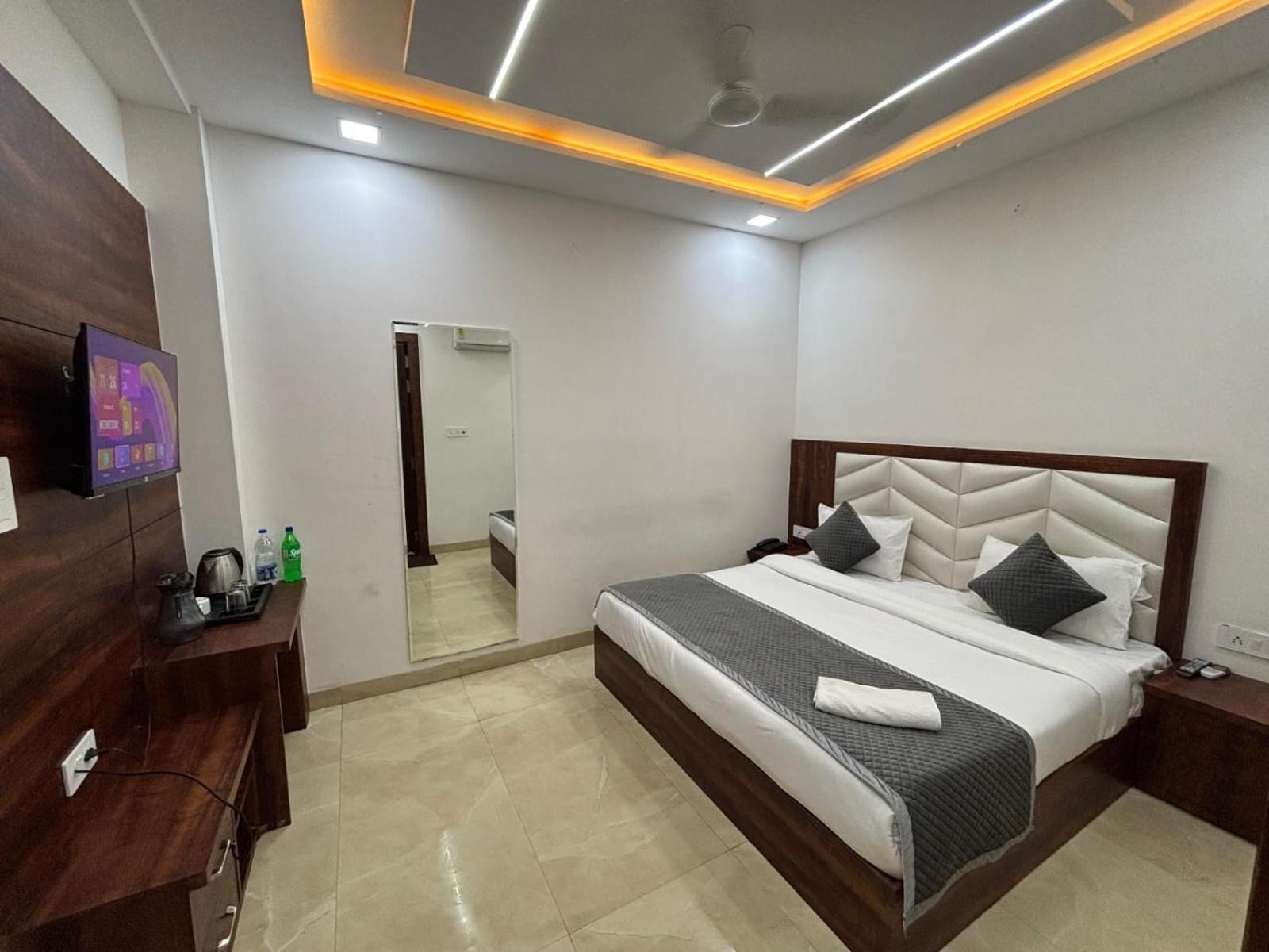 Hotel Ganga Palace - Agra 아그라 외부 사진