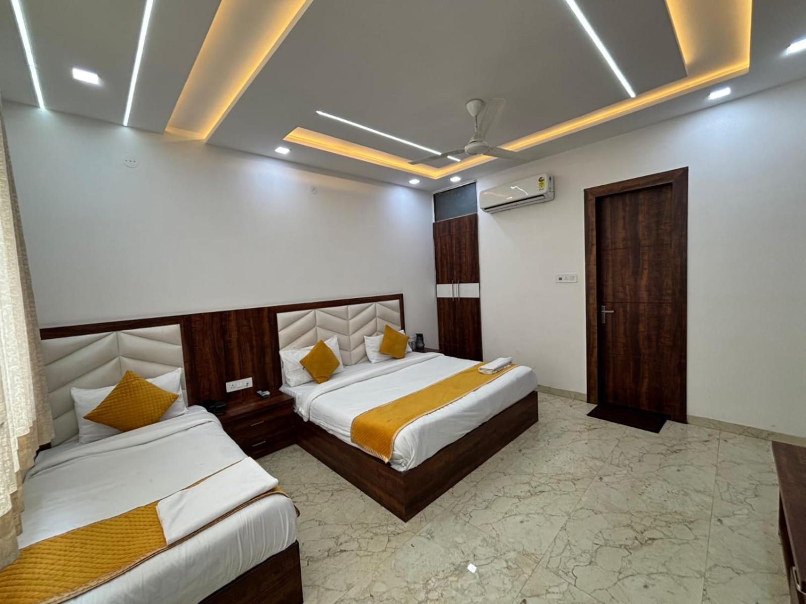 Hotel Ganga Palace - Agra 아그라 외부 사진