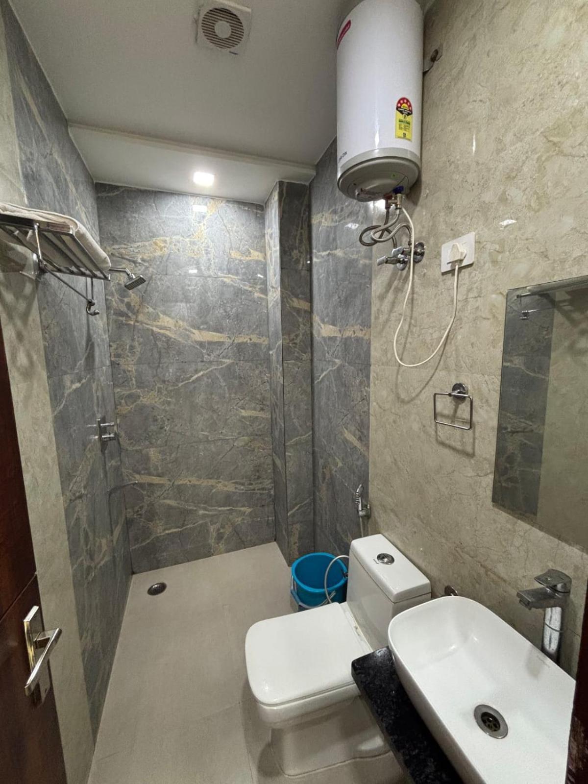 Hotel Ganga Palace - Agra 아그라 외부 사진
