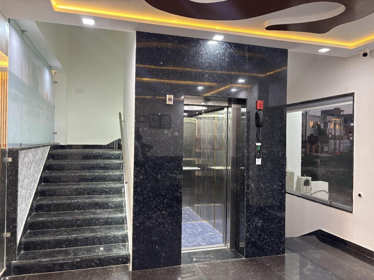 Hotel Ganga Palace - Agra 아그라 외부 사진