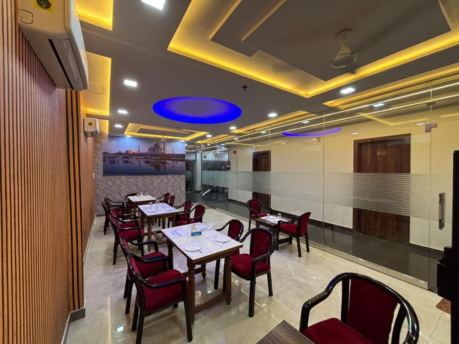 Hotel Ganga Palace - Agra 아그라 외부 사진