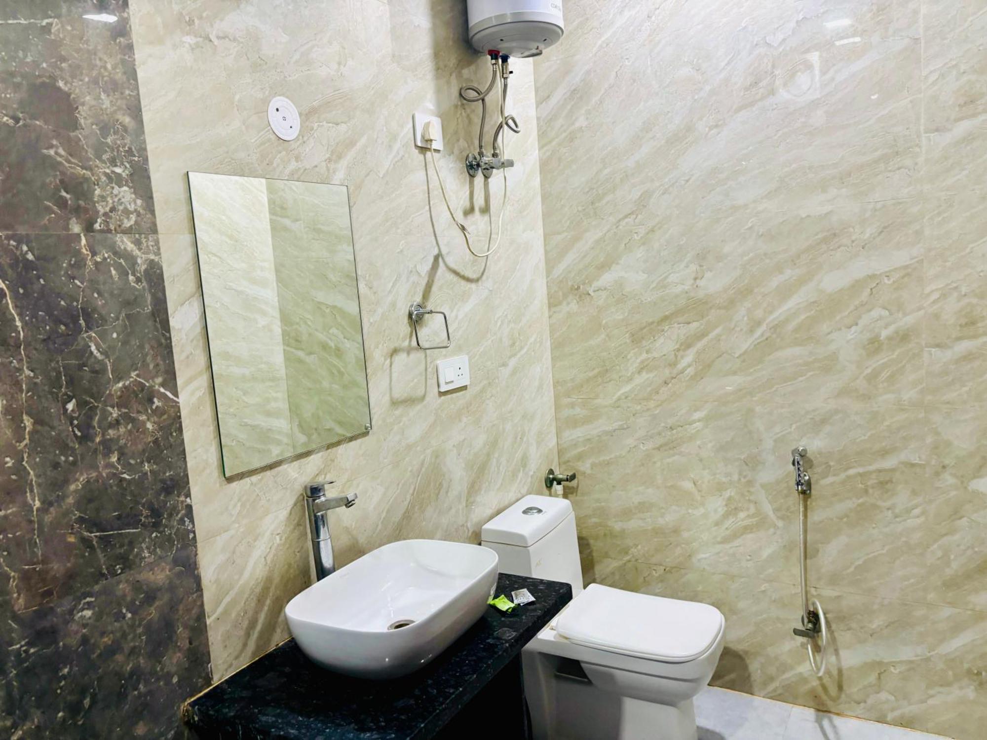 Hotel Ganga Palace - Agra 아그라 외부 사진