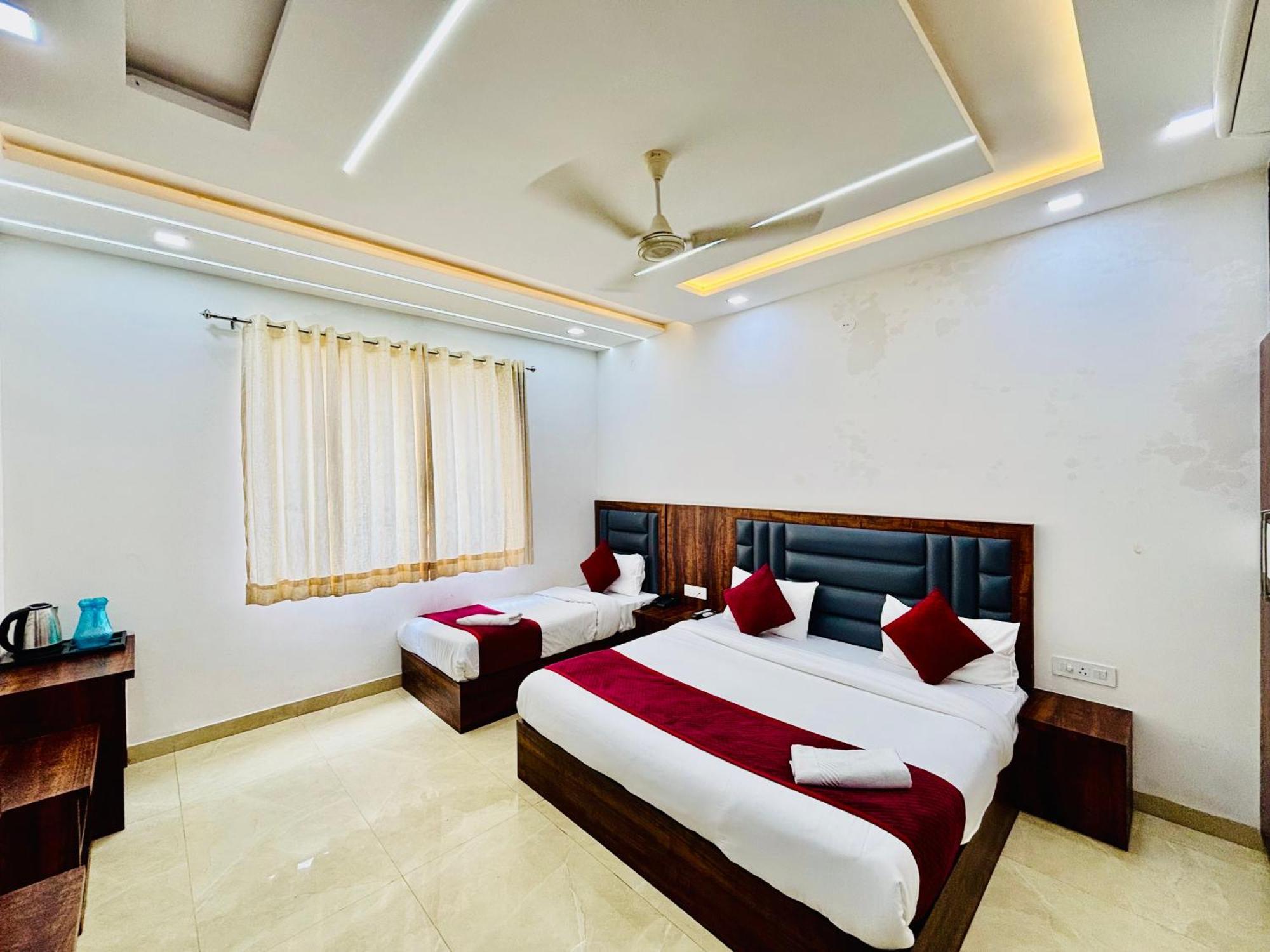 Hotel Ganga Palace - Agra 아그라 외부 사진