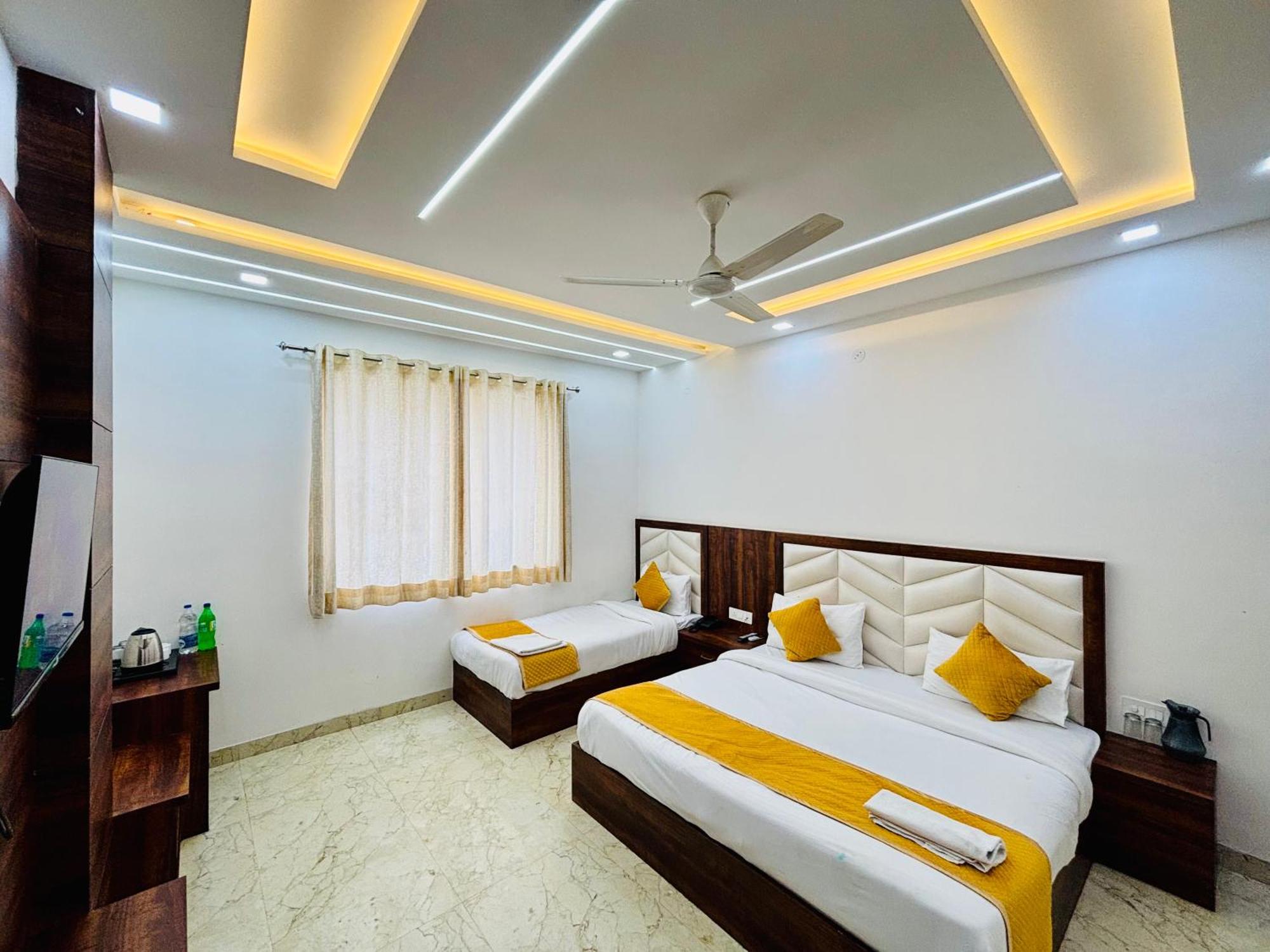 Hotel Ganga Palace - Agra 아그라 외부 사진