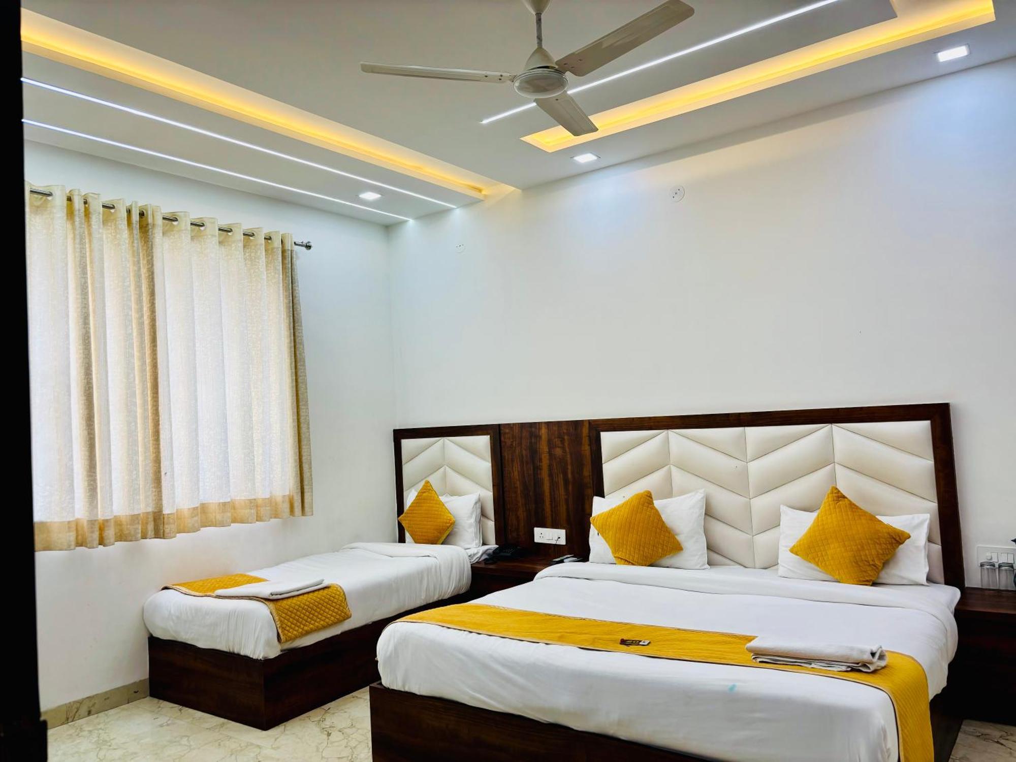 Hotel Ganga Palace - Agra 아그라 외부 사진