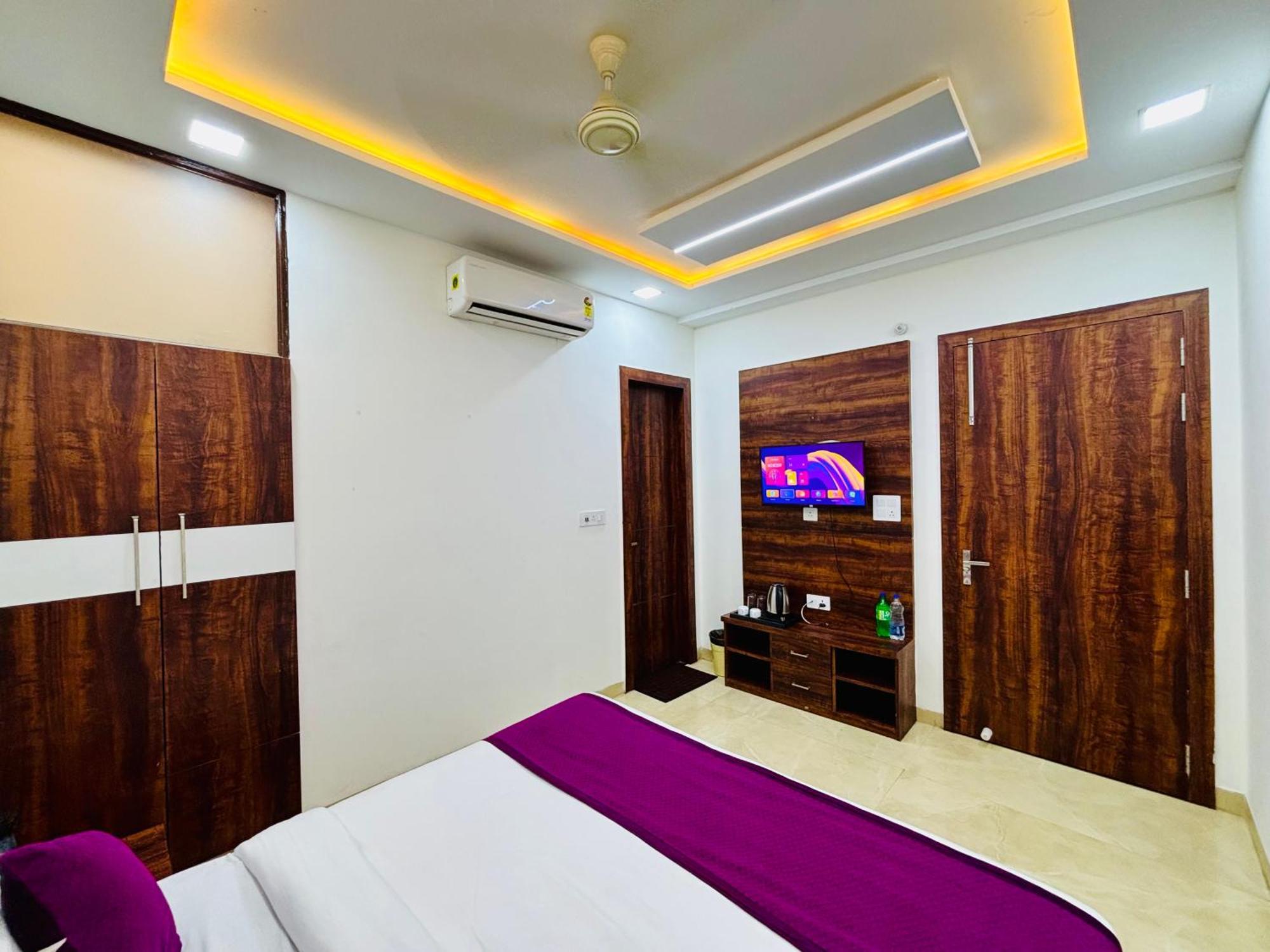 Hotel Ganga Palace - Agra 아그라 외부 사진