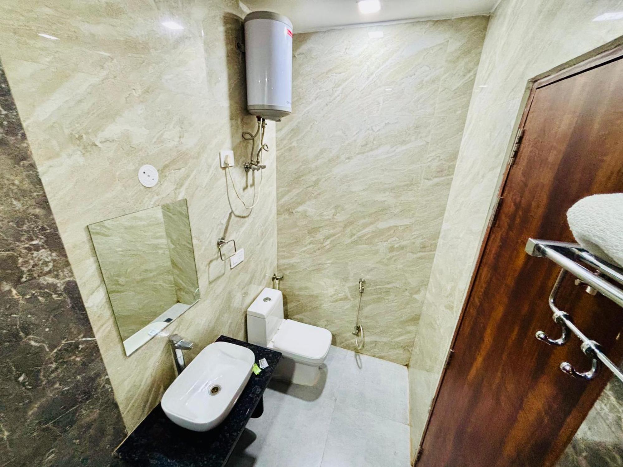 Hotel Ganga Palace - Agra 아그라 외부 사진